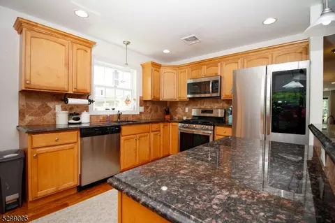 516 Centre St, Nutley, NJ 07110 photo 9
