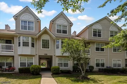 33 Loch Ln #33, Ledgewood, NJ 07852
