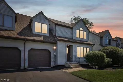 10 Village Park Ct, Scotch Plains, NJ 07076