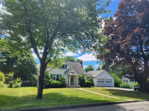 5 Dalrymple St, Randolph, NJ 07869
