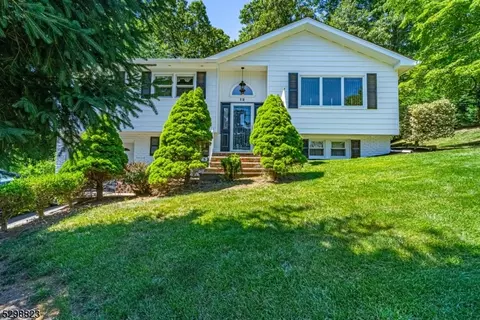 12 Arlington Dr, Denville, NJ 07834