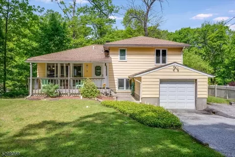 1 Winding Way, Byram Twp, NJ 07821