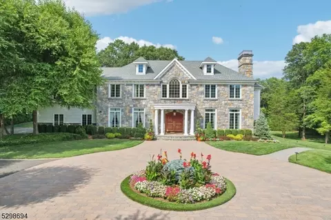 820 Summit Ave, Franklin Lakes, NJ 07417