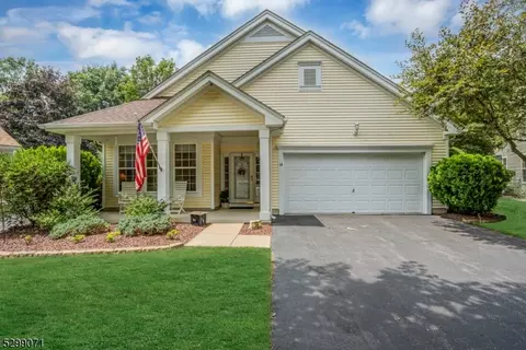 14 Mackey Dr, Belvidere, NJ 07823