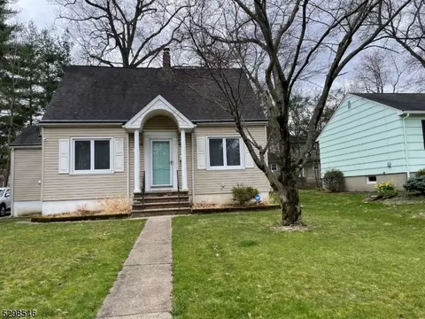 49 Beverly Rd, Livingston, NJ 07039
