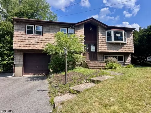 46 Cozy Lake Rd, Jefferson, NJ 07438