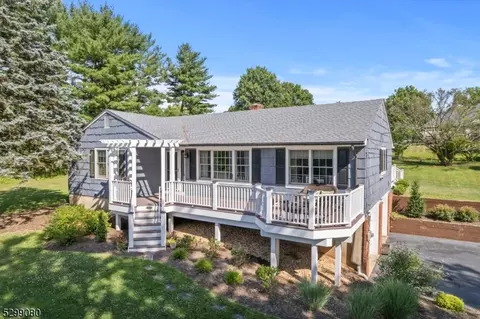 45 Everitts Rd, Raritan Twp, NJ 08551