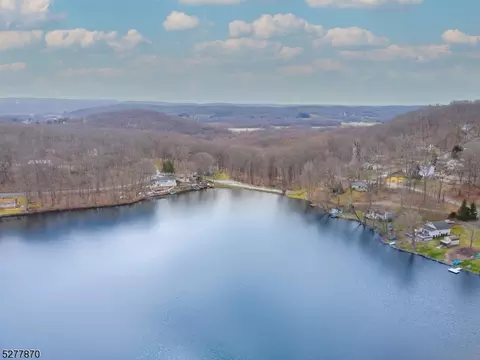 74 N Shore Dr, Wantage Twp, NJ 07461