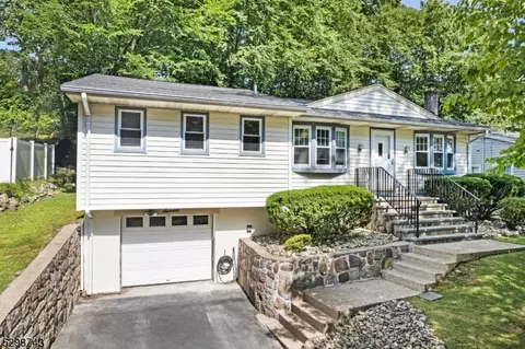 7 Oneida Ave, Rockaway, NJ 07866