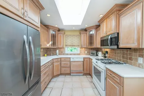 18 Stylon Rd, Wayne, NJ 07470 photo 5