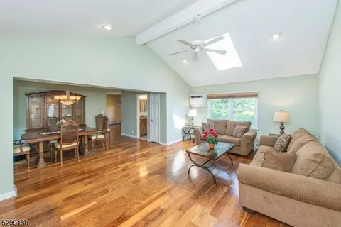 18 Stylon Rd, Wayne, NJ 07470 photo 4