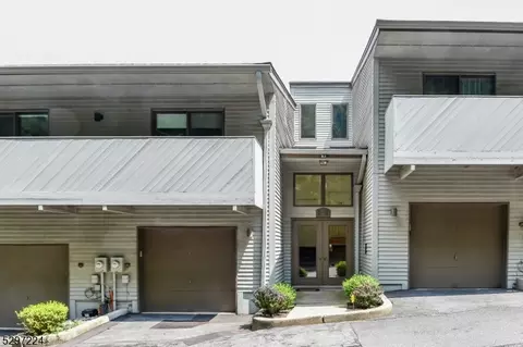 75 Adams Ter, Clifton, NJ 07013