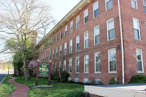 40 Washington Ave #12, Milltown, NJ 08850