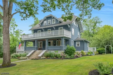 91 Kenilworth Rd, Mountain Lakes, NJ 07046