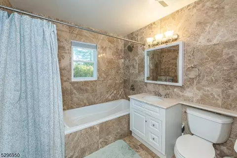 8 Furno Pl, Wayne, NJ 07470 photo 14