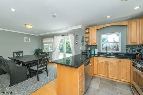 8 Furno Pl, Wayne, NJ 07470 photo 11
