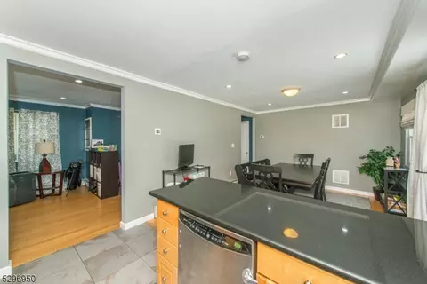 8 Furno Pl, Wayne, NJ 07470 photo 12