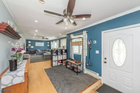 8 Furno Pl, Wayne, NJ 07470 photo 2