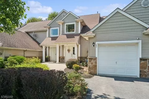 47 Bourne Ci, Hamburg, NJ 07419