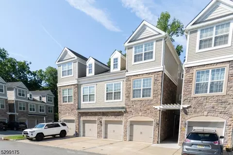 603 Lopez Ln, Morris Plains, NJ 07950