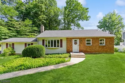 165 Gates Ave, Long Hill, NJ 07933