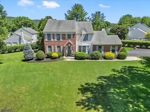 19 Glen Eagles Rd, Washington, NJ 07882