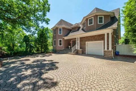 801 Pascack Rd, Paramus, NJ 07652 photo 3