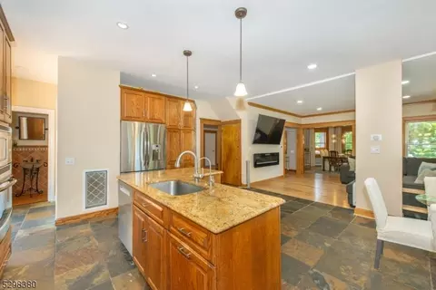 801 Pascack Rd, Paramus, NJ 07652 photo 7