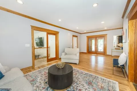 801 Pascack Rd, Paramus, NJ 07652 photo 17