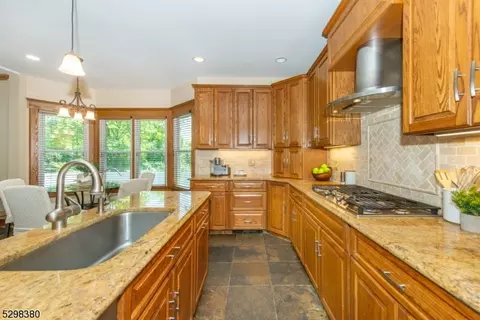 801 Pascack Rd, Paramus, NJ 07652 photo 8