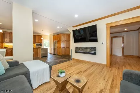 801 Pascack Rd, Paramus, NJ 07652 photo 11