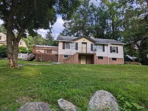 60 Park Rd, Sparta, NJ 07871
