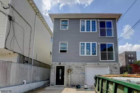 95 Pennington St, Newark, NJ 07105
