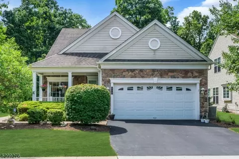 715 Thistle Hill Ln, Franklin Twp, NJ 08873