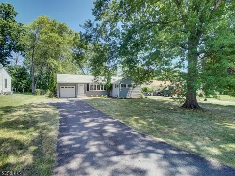 5 Smithfield Rd, Hanover, NJ 07981