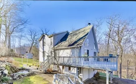 101 Papscoe Rd, West Milford Twp, NJ 07421