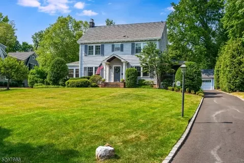 33 Hobart Ave, Millburn Twp, NJ 07078