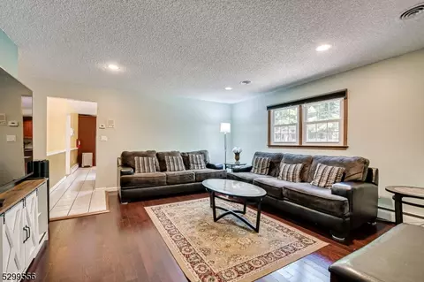 5 Hazel Ave, Edison, NJ 08820 photo 11