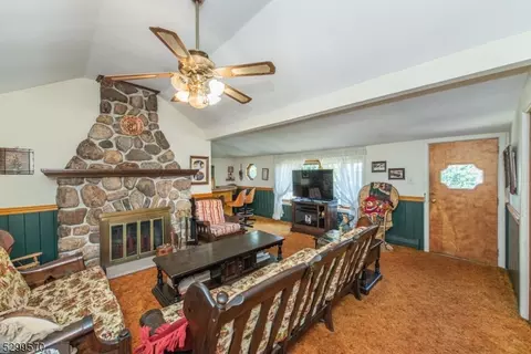 12 Lenape Trl, Wayne, NJ 07470 photo 6