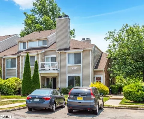 11 Farnham Sq, Parlin, NJ 08859