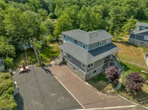4 Kates Tract, Mount Holly, NJ 08060