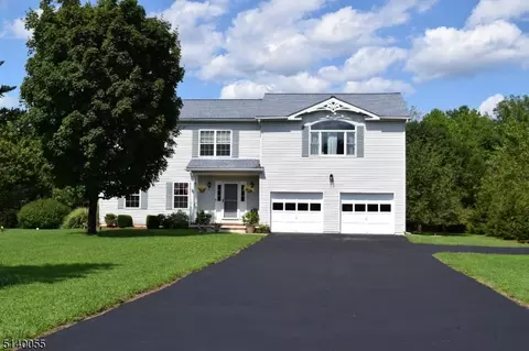 9 Farm Meadows Rd, Blairstown Twp, NJ 07832