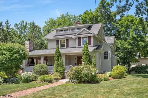 15 Barton Rd, Mountain Lakes, NJ 07046