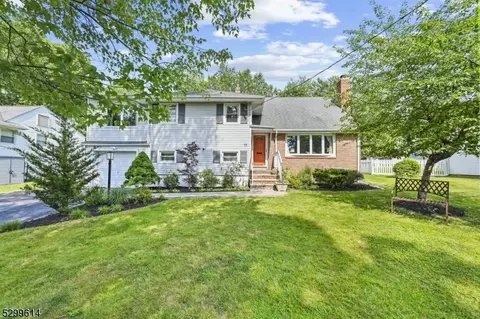 19 Claremont Ave, Livingston, NJ 07039