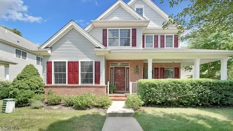 9 Merlin Dr, Washington, NJ 07882