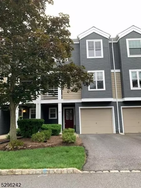 85 Village Cir, Bridgewater, NJ 08807