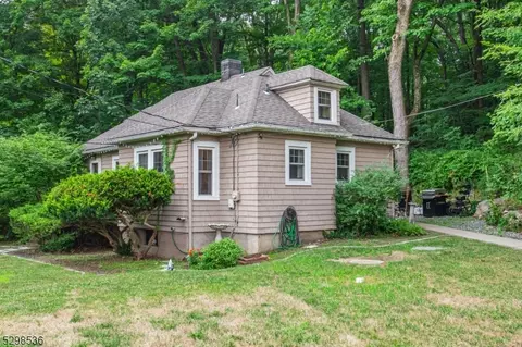 28 Cutlass Rd, Kinnelon, NJ 07405
