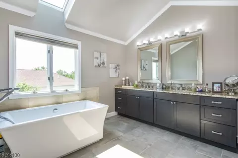 36 Fox Boro Rd, Wayne, NJ 07470 photo 23