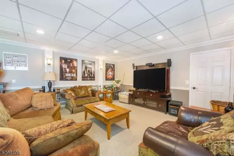 36 Fox Boro Rd, Wayne, NJ 07470 photo 33