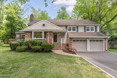 4 Janet Ln, Berkeley Heights, NJ 07922